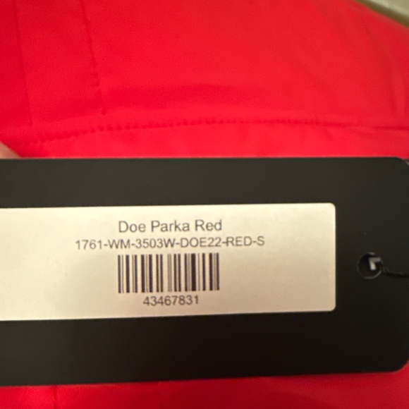 Wuxly Doe Parka. made in Canada. Vegan - Picture 4 of 4